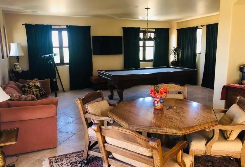 ホテル Spanish Tower And Billiard Room