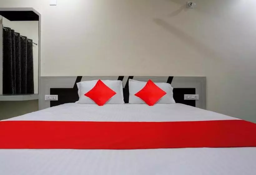 Oyo Flagship Hotel Divine Inn