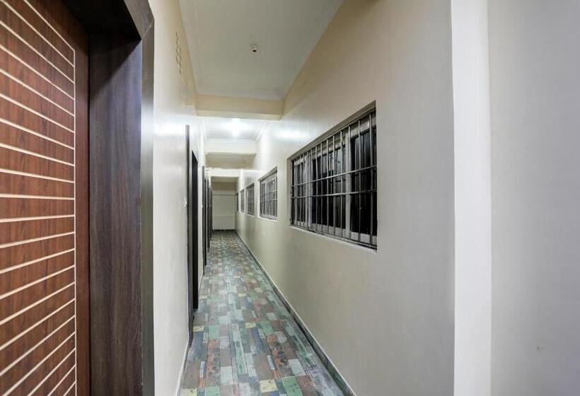 Oyo Flagship Hotel Divine Inn