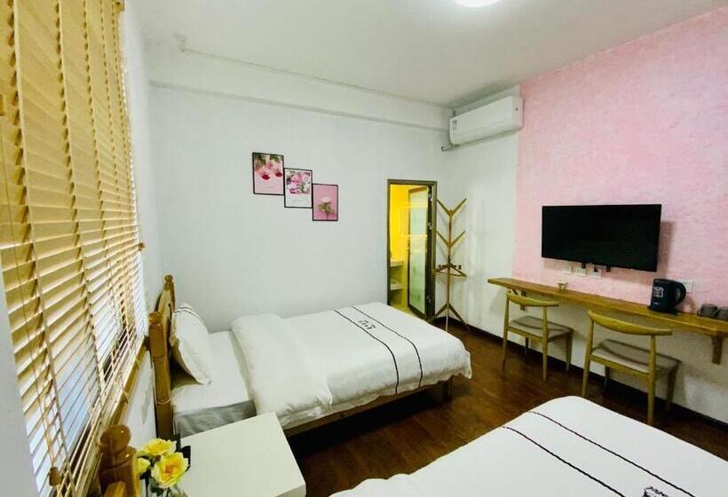 Пансион Dali Ancient City Rain Inn