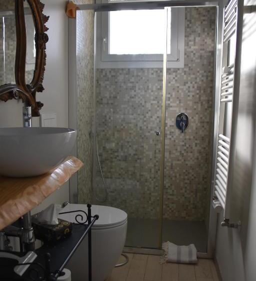 Pensió Residenza Delle Farfalle Tripla Con Bagno Privato E Matrimoniale Con Bagno Condiviso