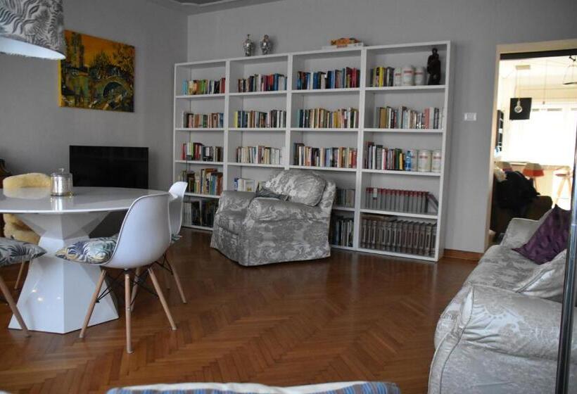 Pensió Residenza Delle Farfalle Tripla Con Bagno Privato E Matrimoniale Con Bagno Condiviso