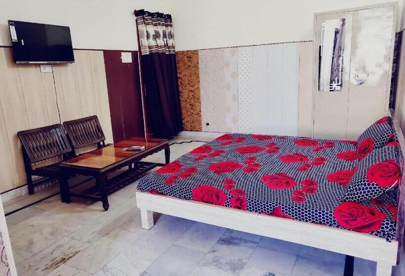 펜션 Royal Oaks Guest House