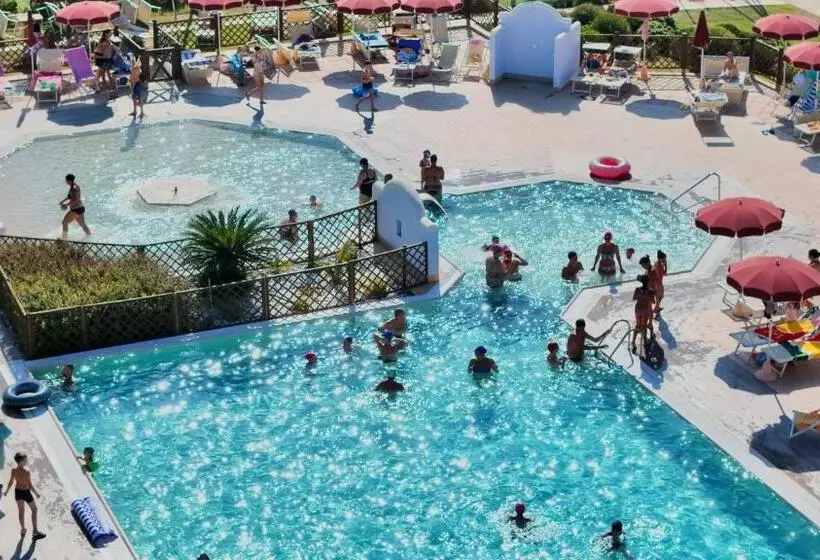 Residence With Swimming Pool In Mazzanta Just 600 Meters From The Beach