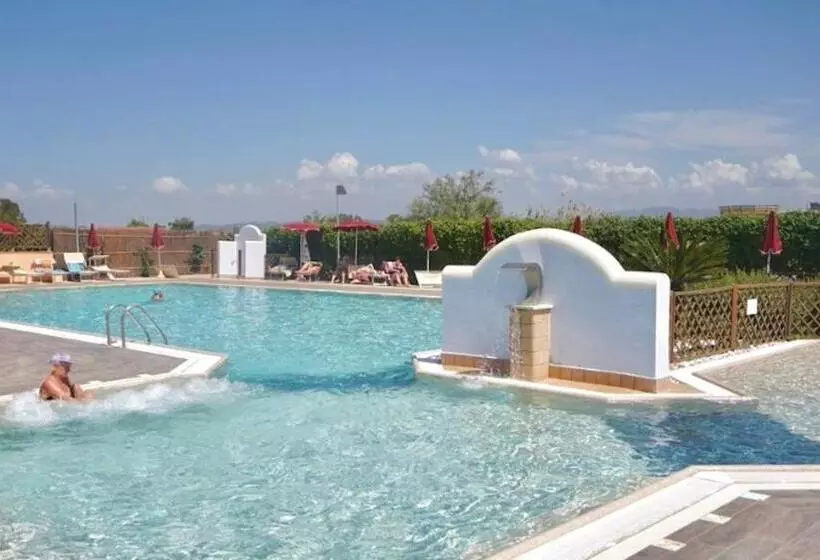 Residence With Swimming Pool In Mazzanta Just 600 Meters From The Beach