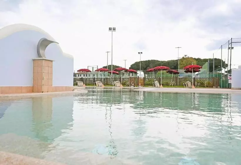 Residence With Swimming Pool In Mazzanta Just 600 Meters From The Beach