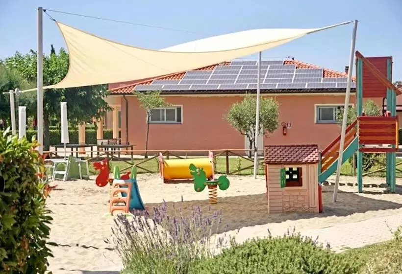 Residence With Swimming Pool In Mazzanta Just 600 Meters From The Beach