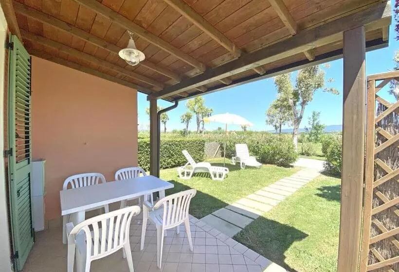 Residence With Swimming Pool In Mazzanta Just 600 Meters From The Beach