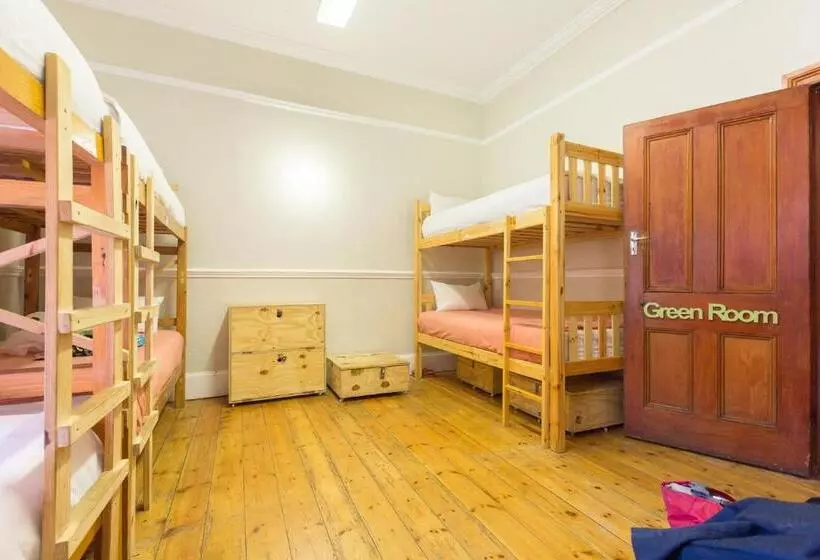 هاستل Green Elephant Backpackers