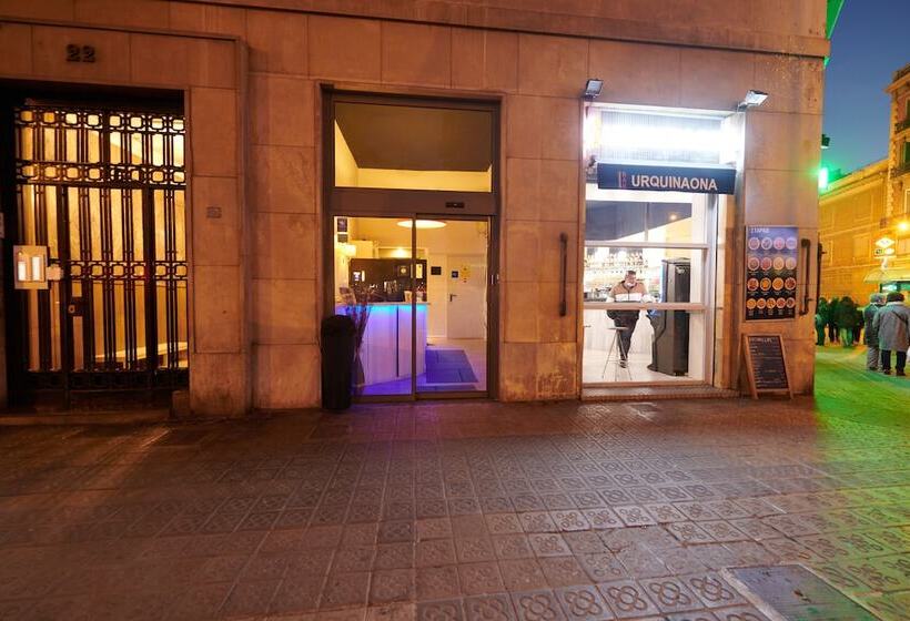 هاستل Hostal Mayerling Centro