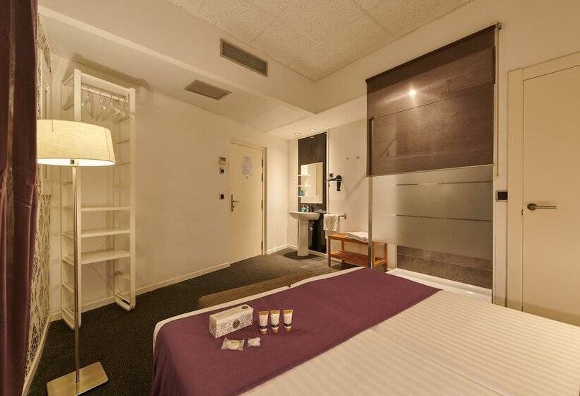 هاستل Hostal Mayerling Centro