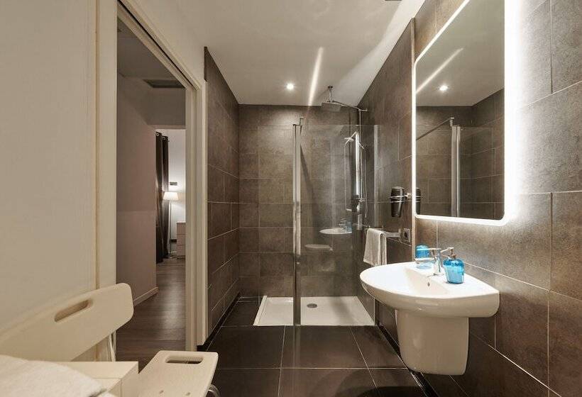 هاستل Hostal Mayerling Centro