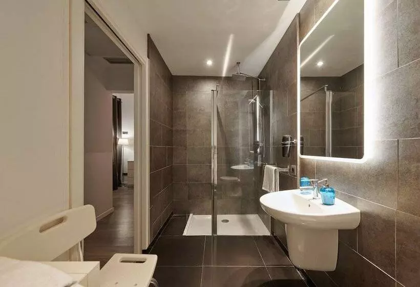هاستل Hostal Mayerling Centro
