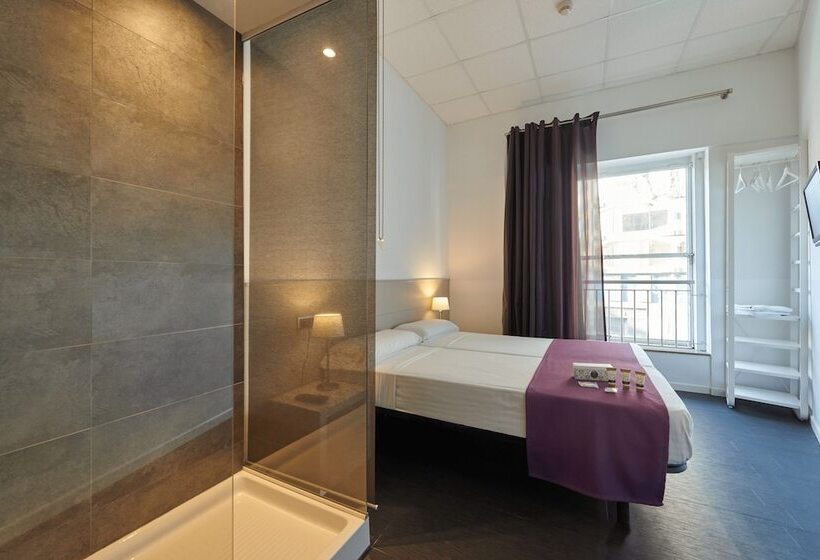 هاستل Hostal Mayerling Centro