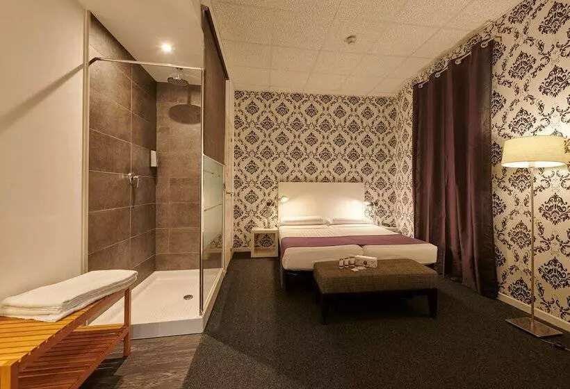 هاستل Hostal Mayerling Centro