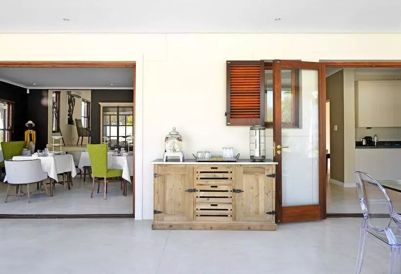 تختخواب و صبحانه Residence Vive La Vie