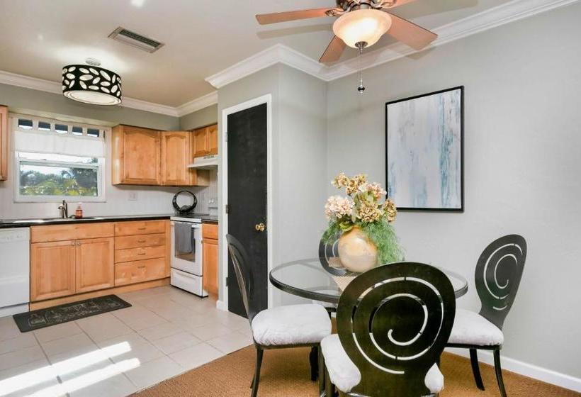 בית מלון כפרי 1 Island Hideaway