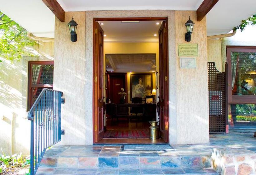 فندق Candlewoods Guesthouse