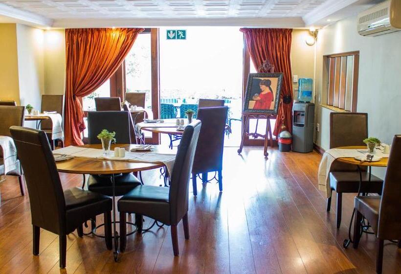 فندق Candlewoods Guesthouse