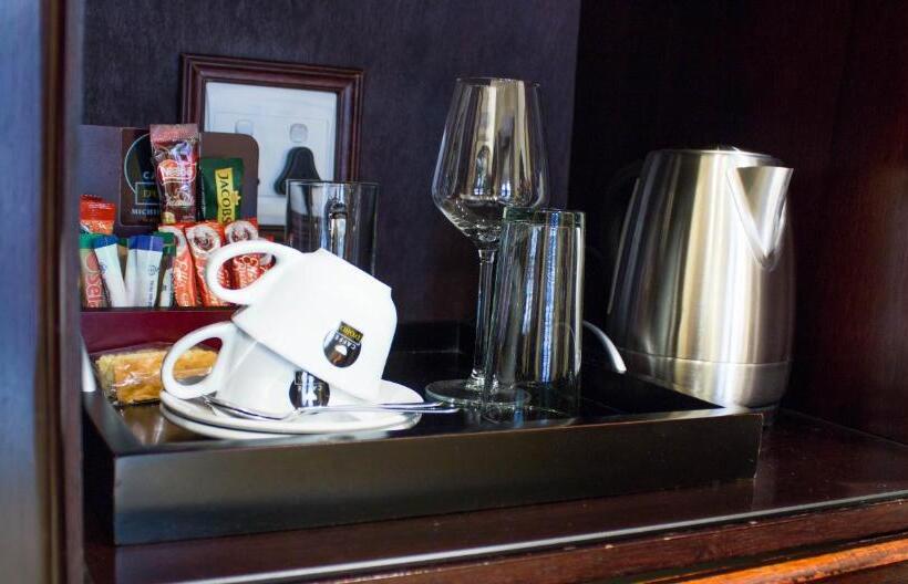 فندق Candlewoods Guesthouse