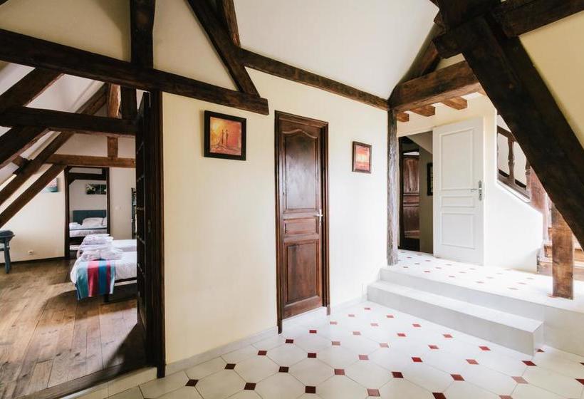 فندق Château Les Dryades Golf & Spa