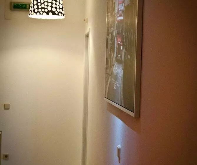 Hotelli D. Dinis Low Cost Hostel