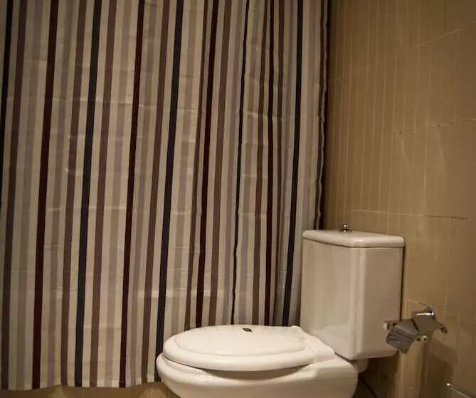 Hotelli D. Dinis Low Cost Hostel
