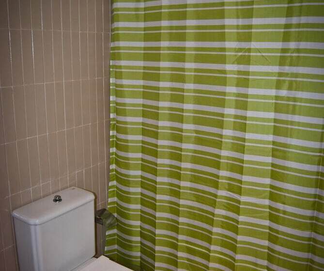 Отель D. Dinis Low Cost Hostel