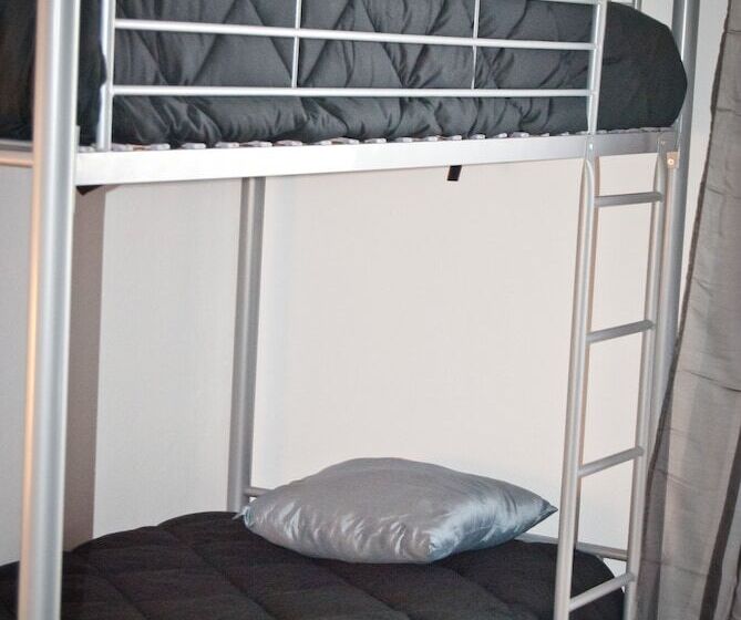 Отель D. Dinis Low Cost Hostel