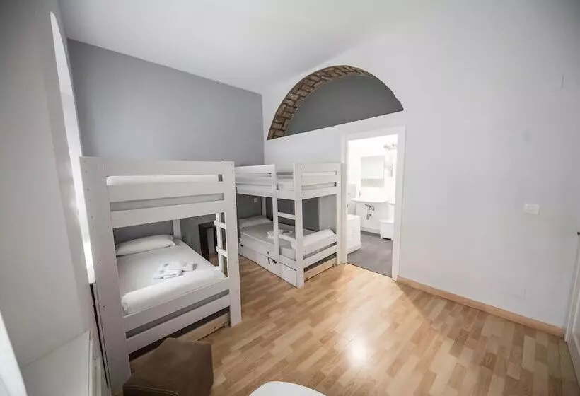 Hotel Factory Rooms Tarifa   Hostel