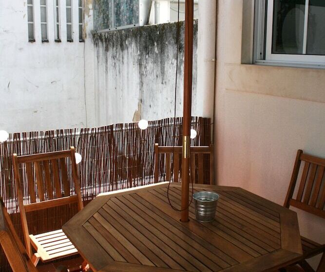 هتل Hostel 2300 Thomar