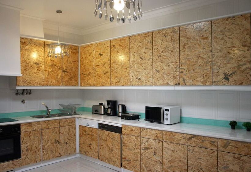 هتل Hostel 2300 Thomar