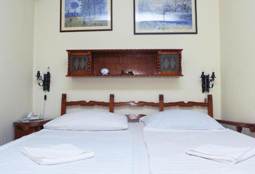 هتل Kalmár Panzió