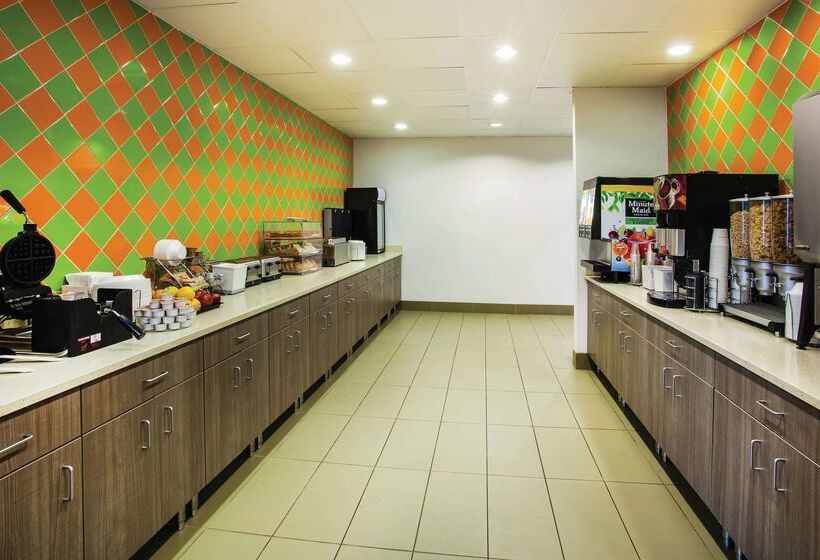 בית מלון כפרי La Quinta By Wyndham St. Paul Woodbury