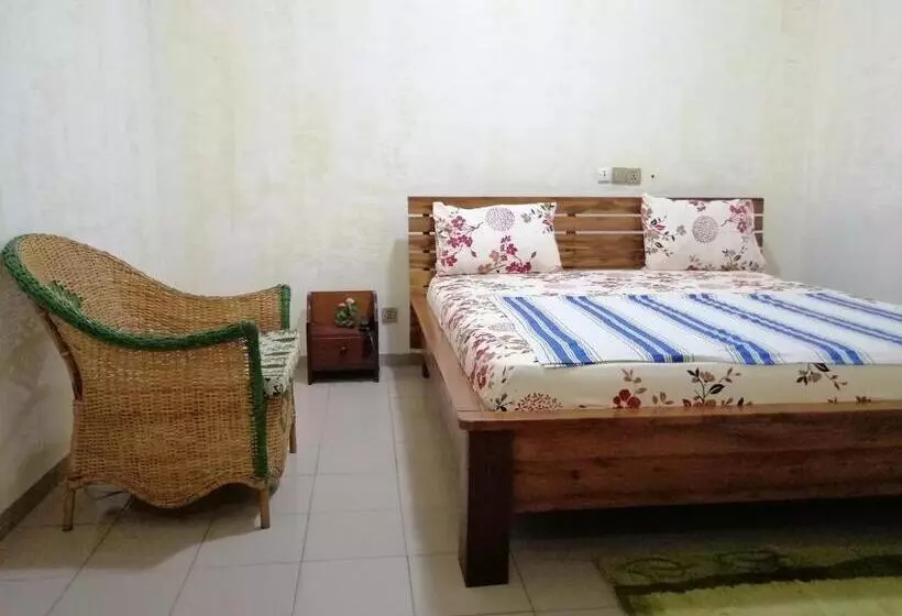 هتل Marys Guest House