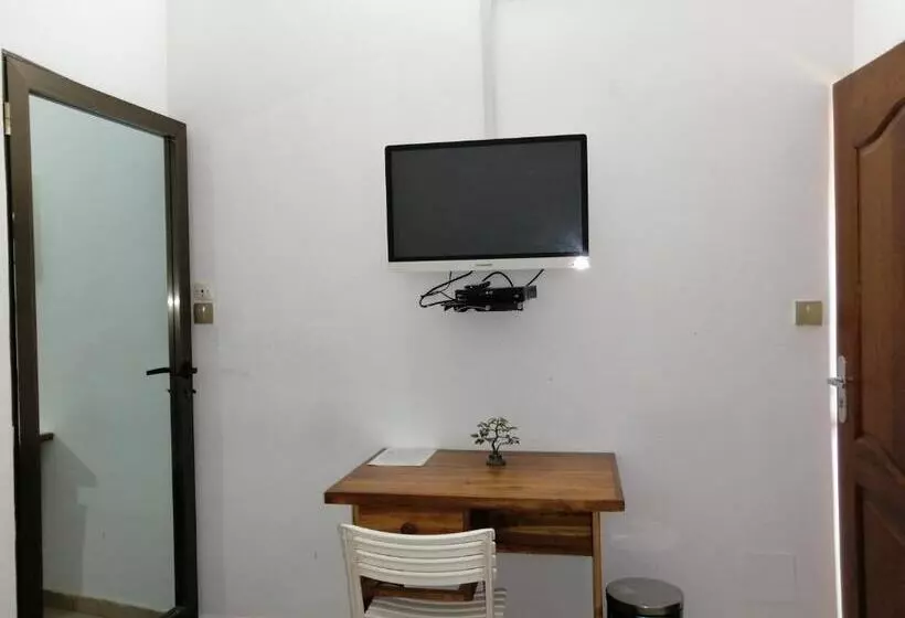 هتل Marys Guest House