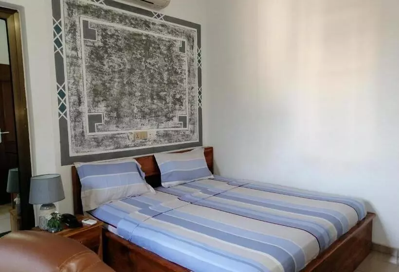 هتل Marys Guest House