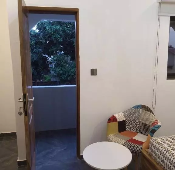 هتل Marys Guest House