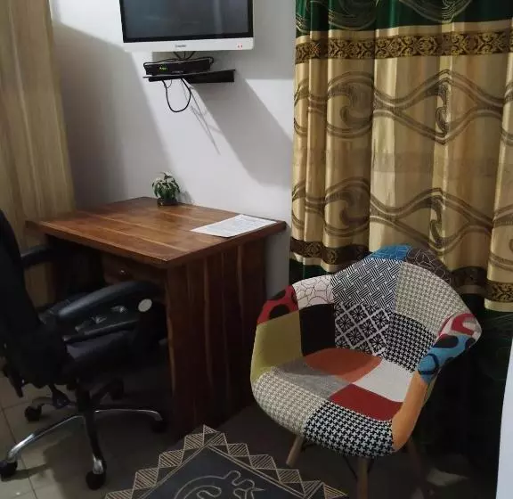 هتل Marys Guest House