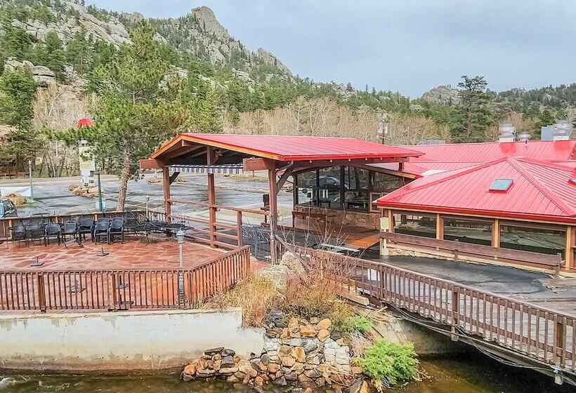 فندق Nicky's Resort