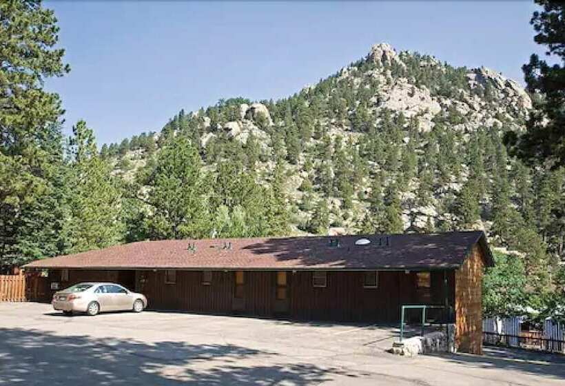 فندق Nicky's Resort