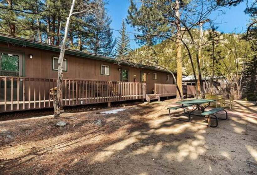 فندق Nicky's Resort