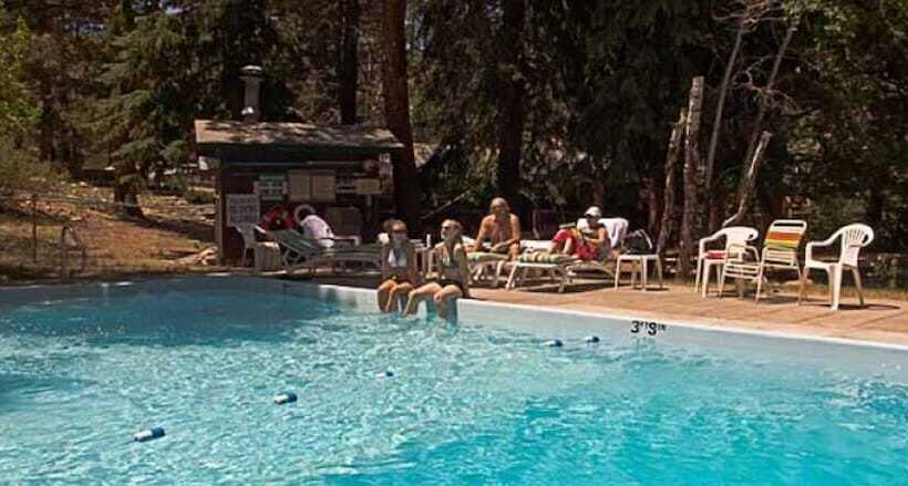 فندق Nicky's Resort