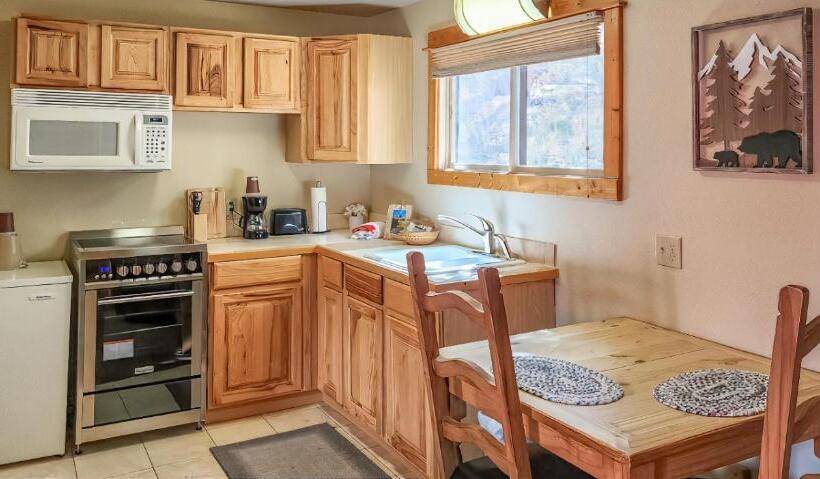 فندق Nicky's Resort