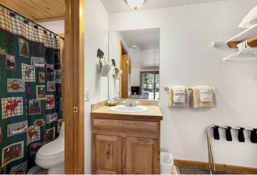 فندق Nicky's Resort