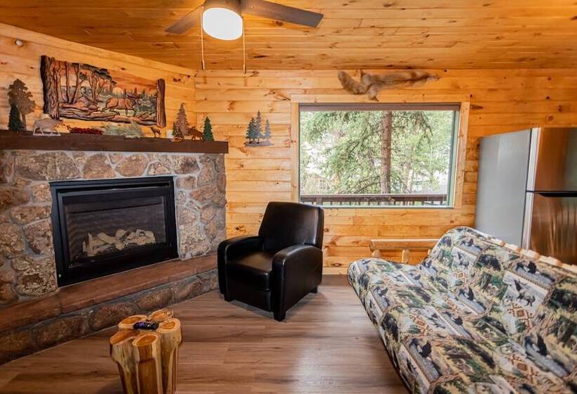 فندق Nicky's Resort