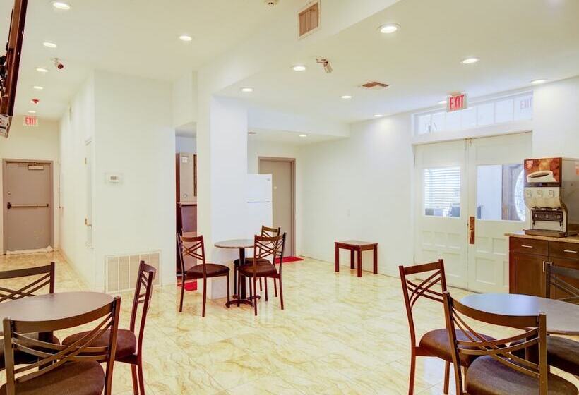 ホテル Dilley Grand