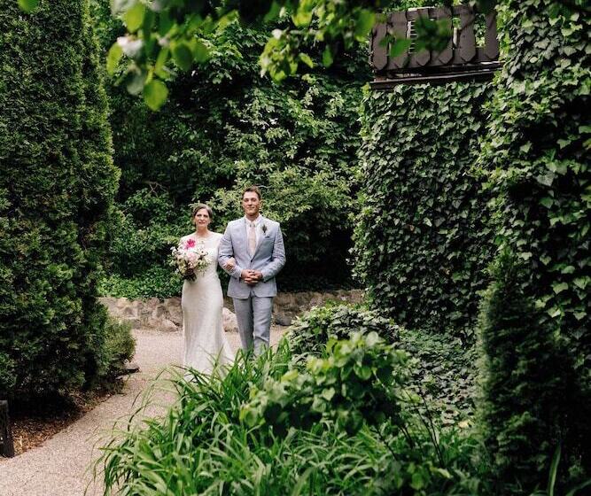 호텔 Stone Chalet Bed & Breakfast Inn