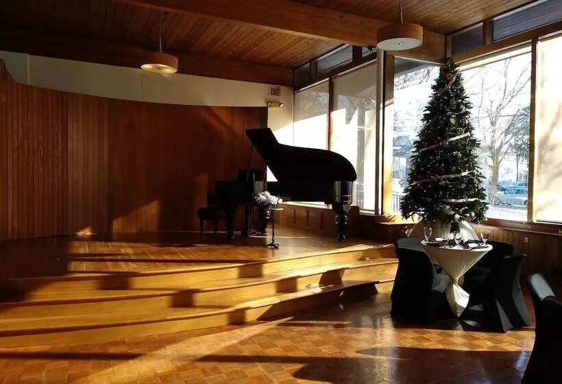 ホテル Stone Chalet Bed & Breakfast Inn