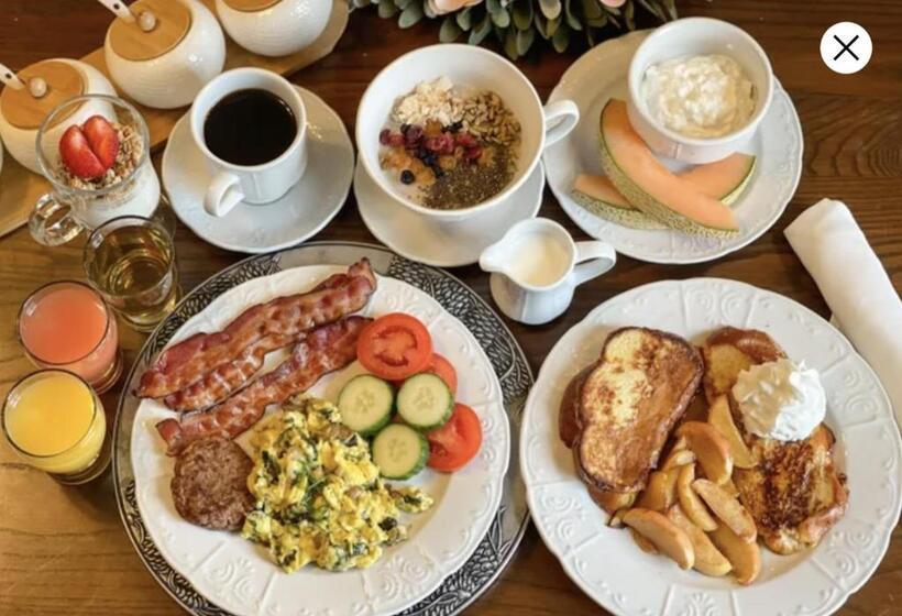 호텔 Stone Chalet Bed & Breakfast Inn